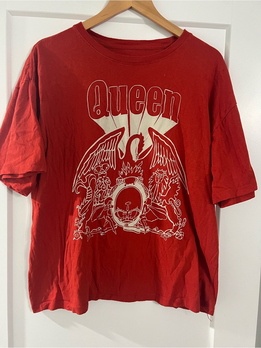 Queen Graphic Band Tee